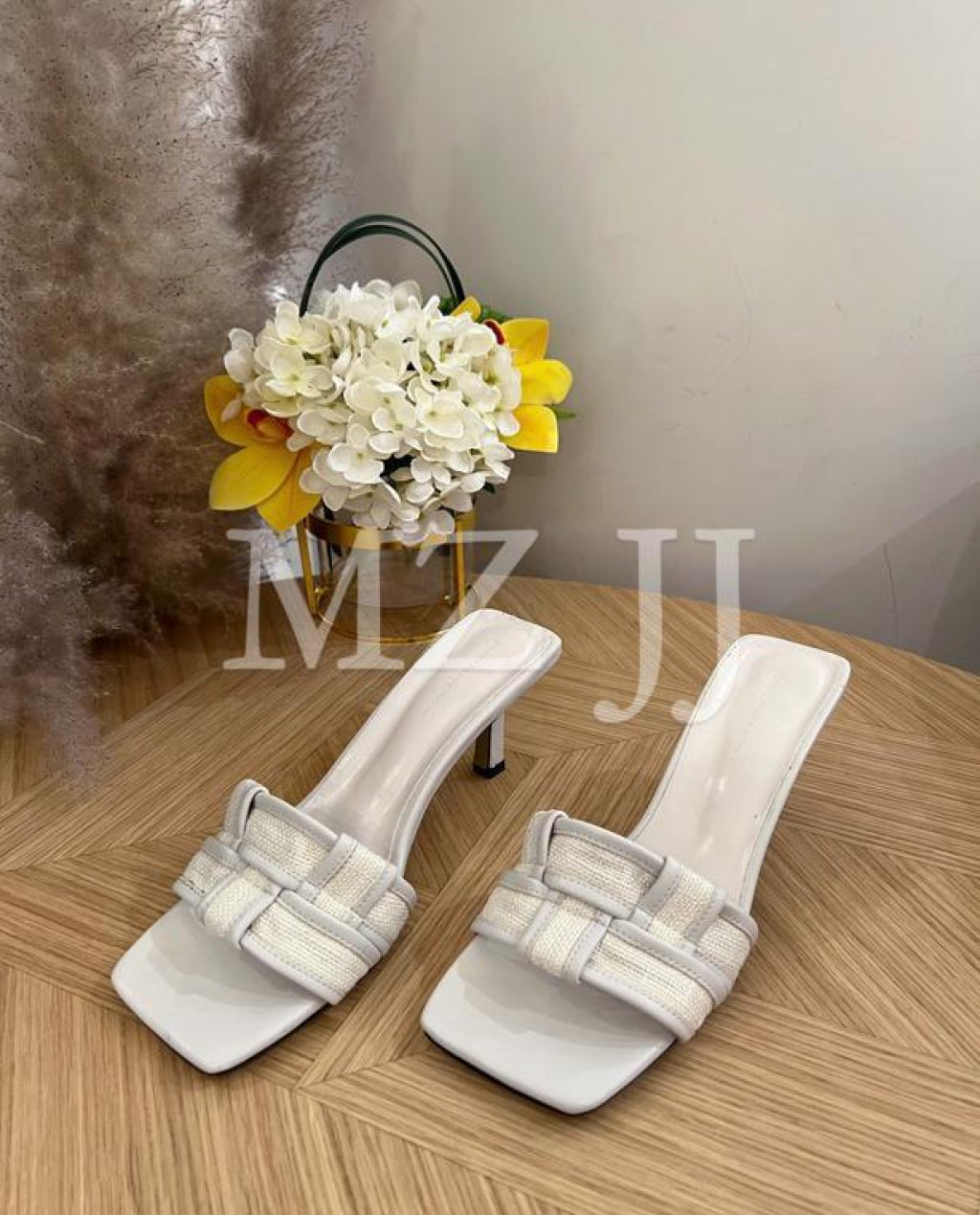 SD10157WH Sandals