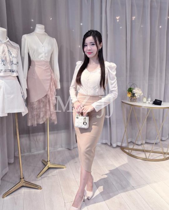 BL14809BE Blouse