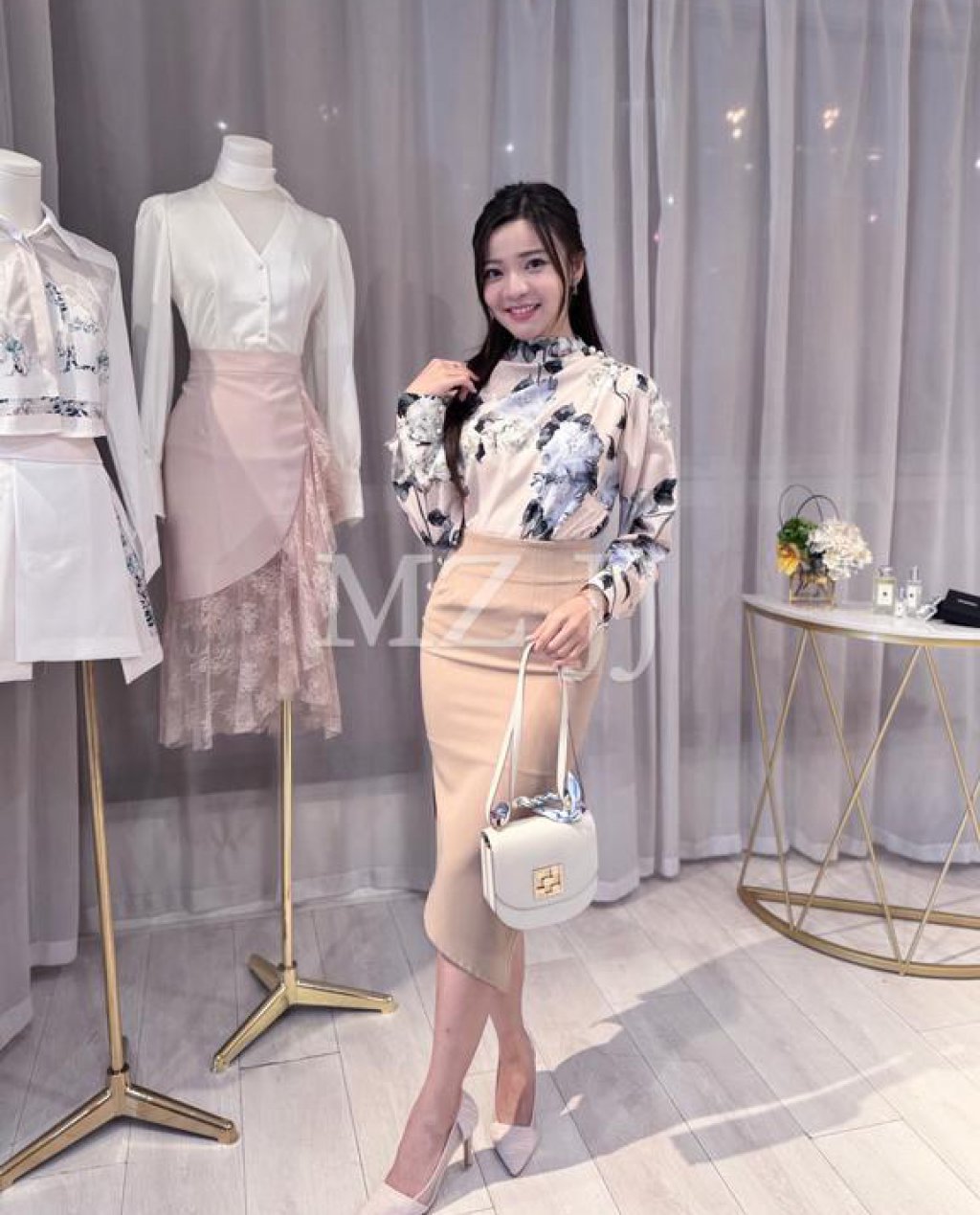 BL14795BE Blouse