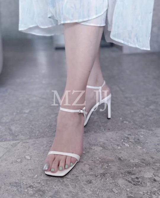 SD10161WH Sandals