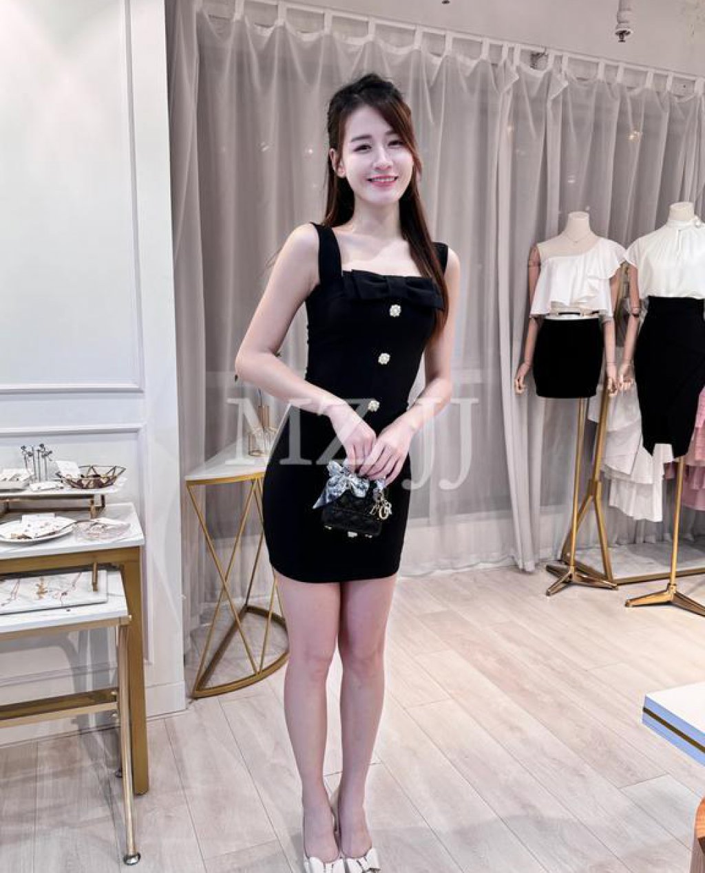 SG11813BK Sexy Grand