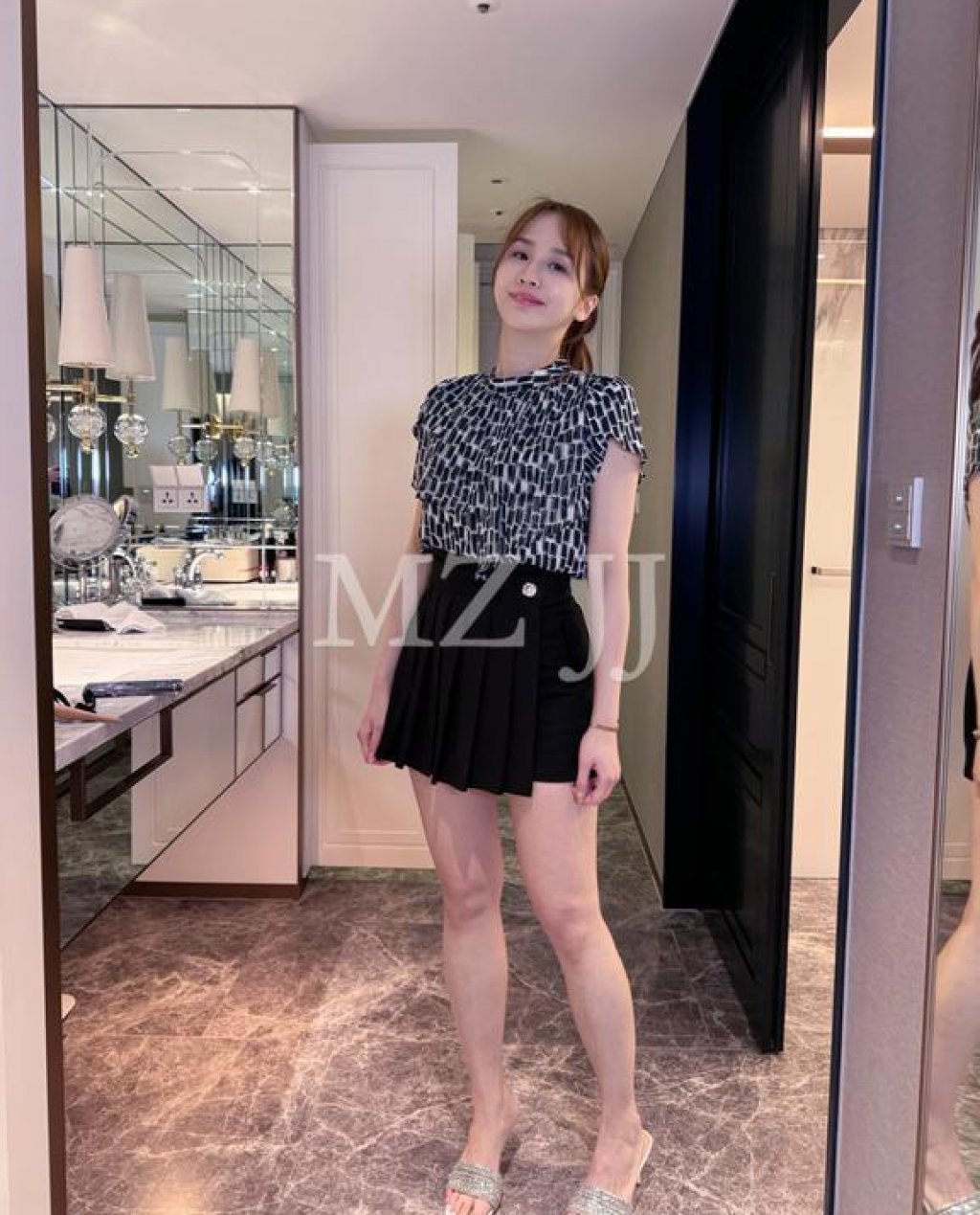 SK12055BK Skirt