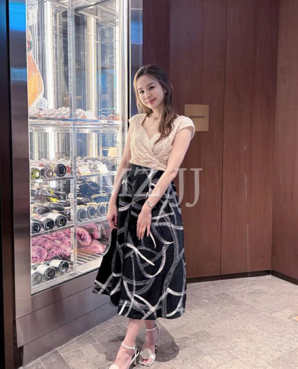 SK12081BK Skirt