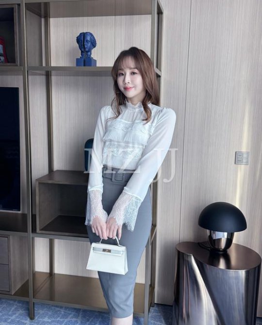 BL14811WH Blouse