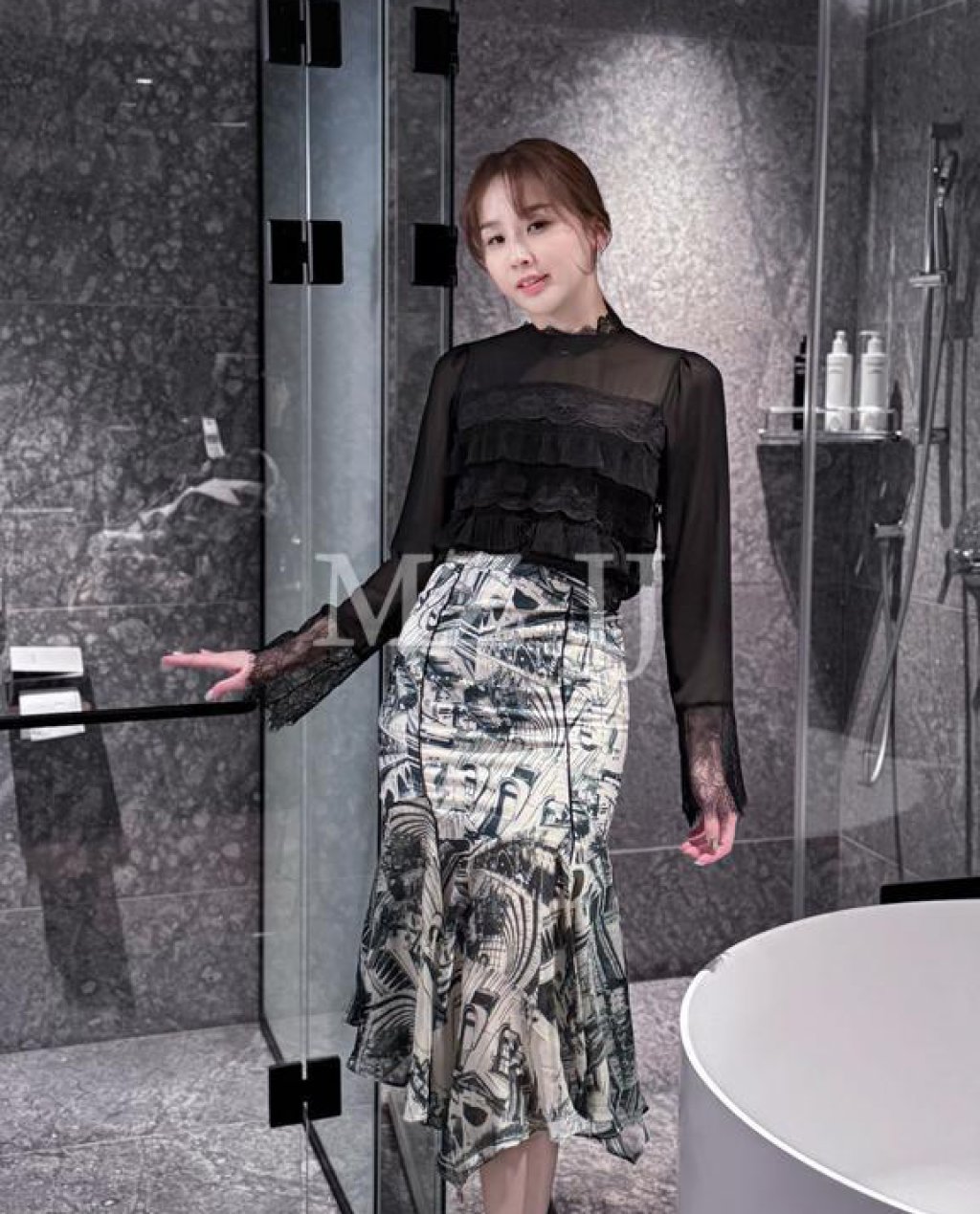 BL14811BK Blouse