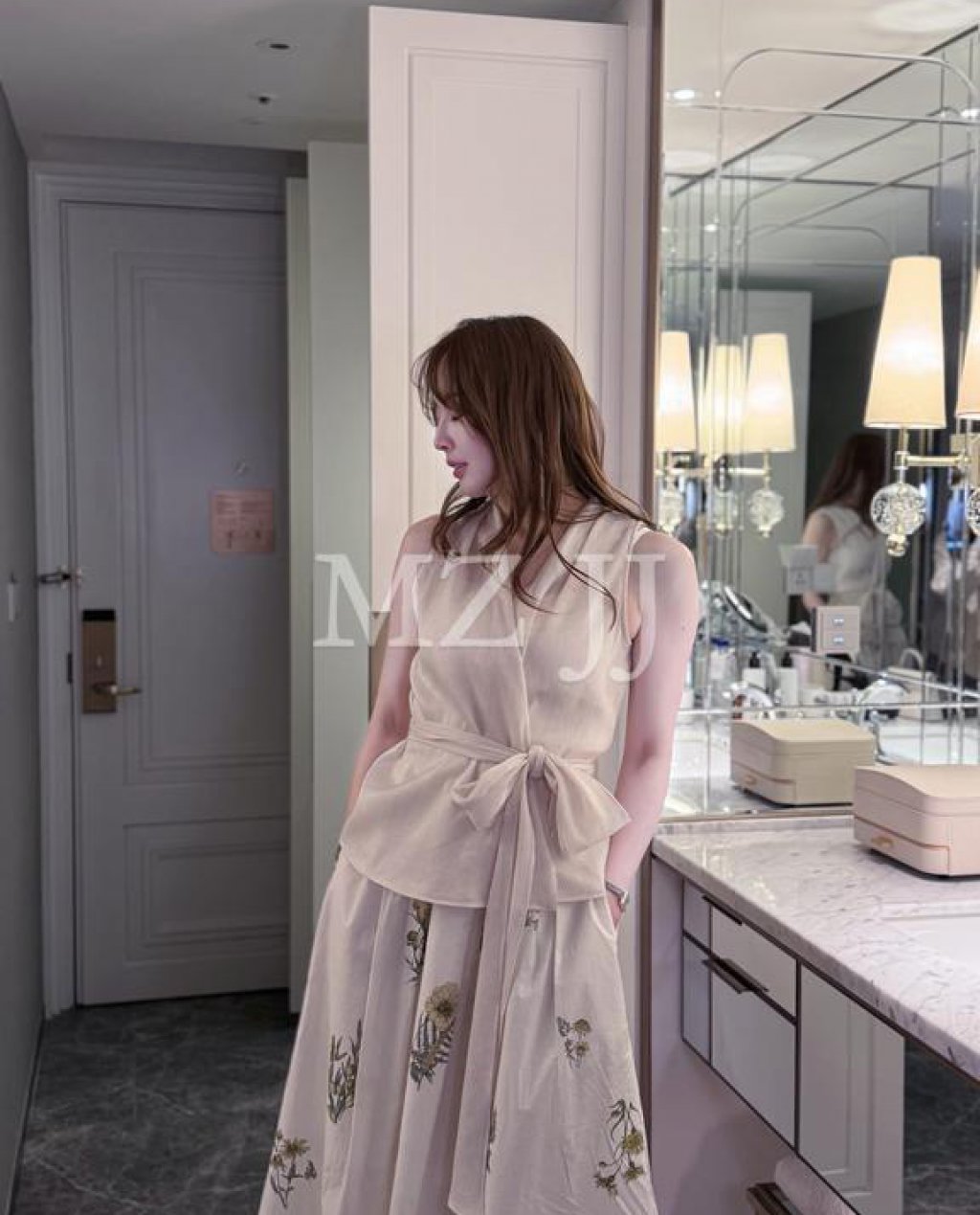 BL14879BE Blouse