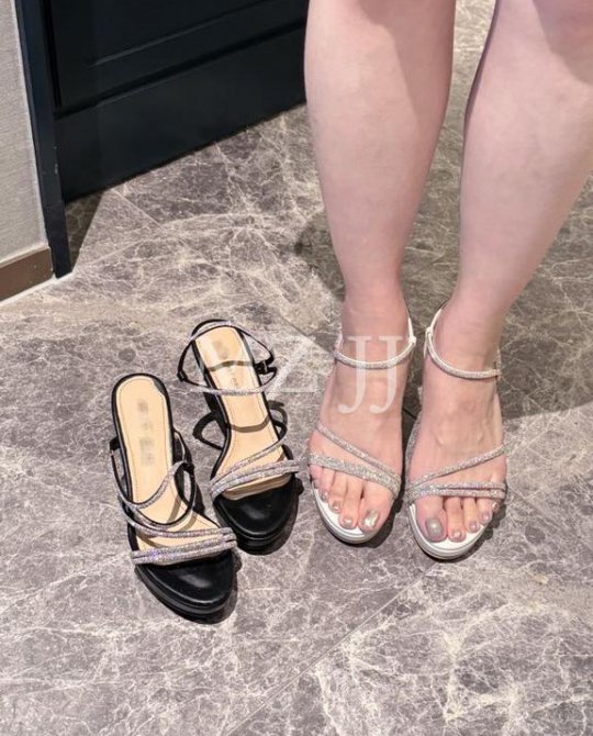 SD12079BK Sandals