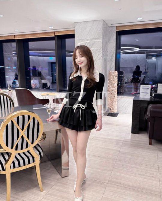 SK12236BK Skirt