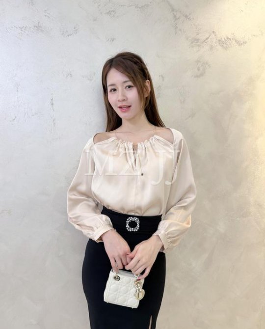 BL14994BE Blouse