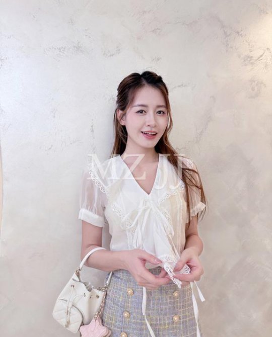 BL15013WH Blouse