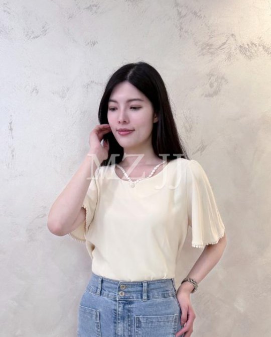 BL15022BE Blouse
